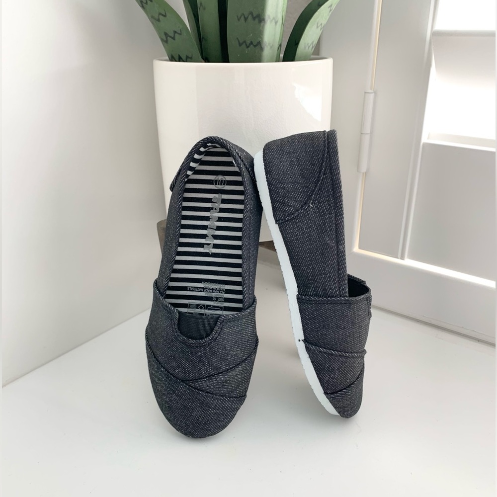 NEW Toddler Girls Black Denim Slip On Shoes (Size 10)